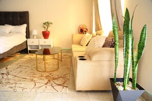 Iron/ironing board, Internet, bed sheets - Large Studio in Heart of Westlands (Westlands, Nairobi)