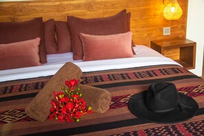 3 bedrooms, in-room safe, free WiFi, bed sheets - VILLA SHAKTI - private pool villa - enchanted at prime Bingin location (Kabupaten Badung)