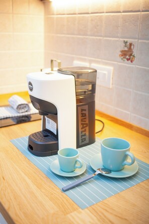 Coffee and/or coffee maker - Sottani di Puglia (Castellana Grotte)