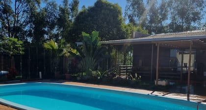 Chácara Mão de Deus: Swimming Pool, Nature and Leisure