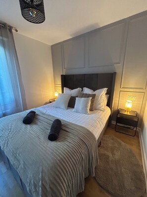 3 chambres, fer et planche à repasser, Wi-Fi, draps fournis