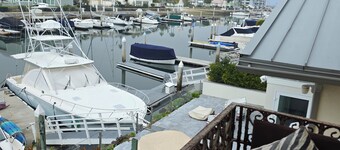 Ocean front house in Coronado island close to San diego.  Direct water access .