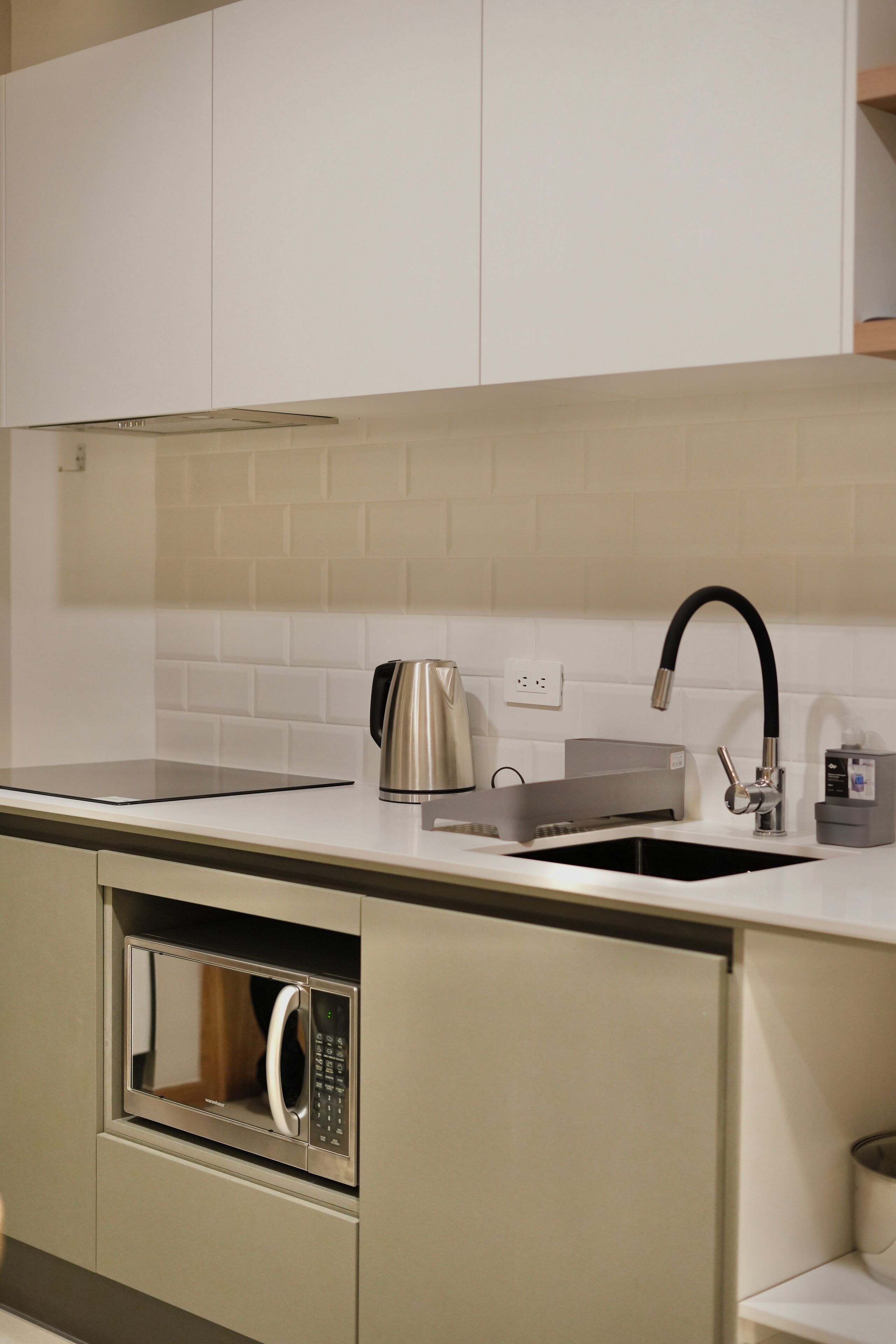 Superior Studio, Balcony, Mountain View | Private kitchen | Full-size fridge, microwave, stovetop, cookware/dishes/utensils