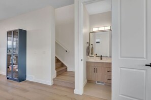 Interior - Modern 2BR/2BA Suite: 5-Min Walk to LRT & Golf with Garage Parking (Calgary)