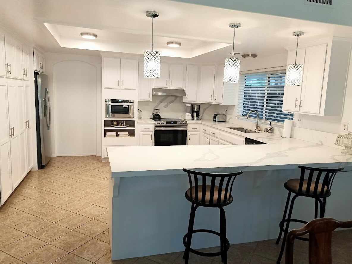 Micro-ondes, four, plaque de cuisson, lave-vaisselle