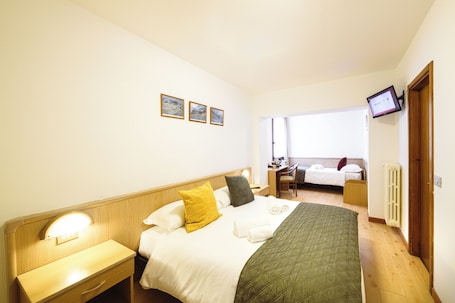 Wifi gratis y ropa de cama . Hotel Ambassador Bormio