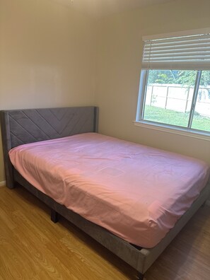 WiFi, bed sheets