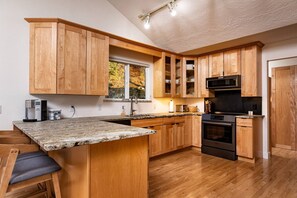 Fridge, microwave, oven, stovetop - Contemporary Mountain Home w/ Great Views +Hot Tub (Cottonwood Heights)