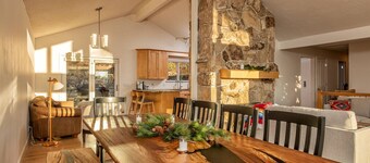 Contemporary Mountain Home w/ Great Views +Hot Tub