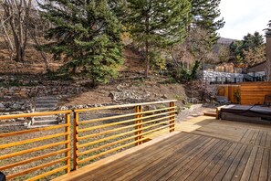 Property grounds - Contemporary Mountain Home w/ Great Views +Hot Tub (Cottonwood Heights)