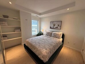 Iron/ironing board, WiFi, bed sheets - Bright spotless & modern 1 BR in North End Halifax (Halifax)