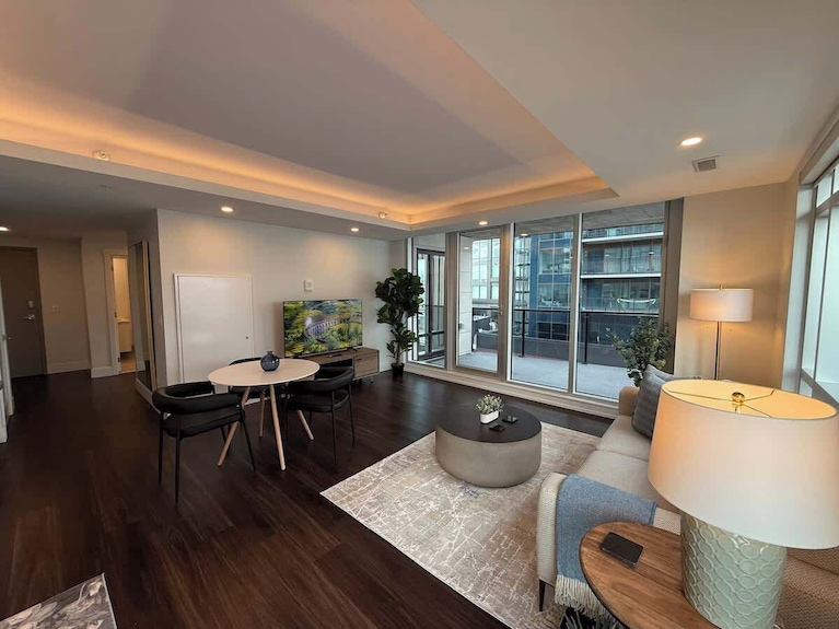 Waterfront 1 Br Corner Unit - 6 Appliances & Gym - Halifax