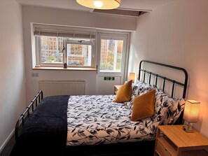Room - The Annex is a delightful one-bedroom property that offers a cosy atmosphere (Salisbury)