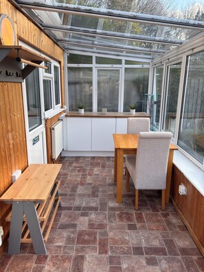 Outdoor dining - The Annex is a delightful one-bedroom property that offers a cosy atmosphere (Salisbury)