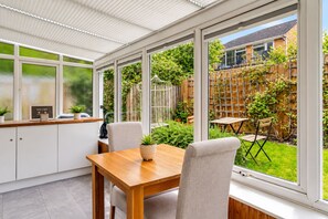 Dining - Cozy & Self Contained The Garden Annex 306 (Salisbury)