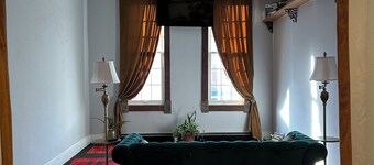 Historic loft next to restaurant, tavern, and shopping right outside your door!