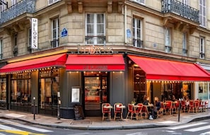 Exterior - EXPERIENCE PARISIAN ELEGANCE IN THE MOST DESIRABLE DISTRICTS – SAINT GERMAIN (Paris)