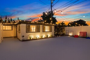 Exterior - Spacious Pink Disney Home • Game Room • Near Knott’s & Stadium • Family Friendly (Anaheim)