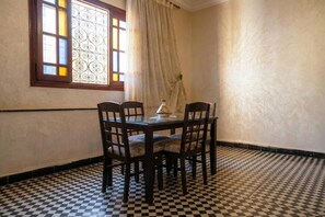 Dining - 3 Bedroom Family friendly Apartment in the Heart of Fes el Bali (Fez)