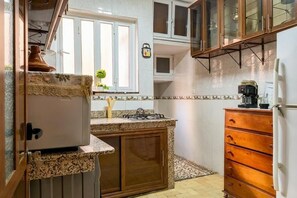 Private kitchen - 3 Bedroom Family friendly Apartment in the Heart of Fes el Bali (Fez)