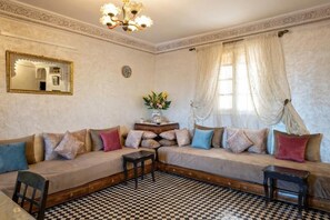 Interior - 3 Bedroom Family friendly Apartment in the Heart of Fes el Bali (Fez)