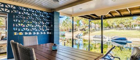 تناول الطعام بالخارج