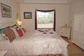 Desk, iron/ironing board, free WiFi, bed sheets - PUNTA GORDA GOLF COURSE CONDO 2-bedroom; 2 bathroom; den; gr fl; NEW LISTING (Punta Gorda)