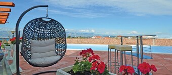 Amazing apartment in Nin with swimming pool