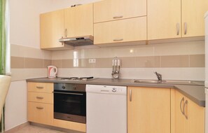 Fridge, microwave, oven, stovetop - 2 bedroom awesome apartment in Nin (Nin)