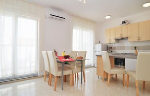 Dining - Amazing apartment in Nin with swimming pool (Nin)