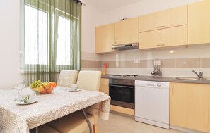 Fridge, microwave, oven, stovetop - Lovely apartment in Nin with WiFi (Nin)