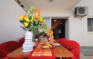 Outdoor dining - Pet friendly apartment in Nin (Nin)