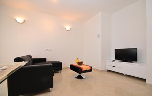 TV - 2 bedroom lovely apartment in Nin (Nin)