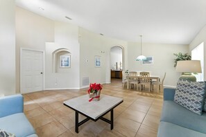 Living area - Cozy 4BR Villa w/ Priv Pool Lake Berkley Resort (Kissimmee)