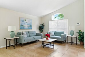 Living area - Cozy 4BR Villa w/ Priv Pool Lake Berkley Resort (Kissimmee)