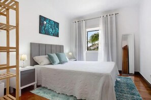 Iron/ironing board, WiFi, bed sheets - Sea la vie House By Sam Houses (Tabua)
