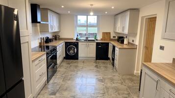 Lavavajillas y utensilios de cocina