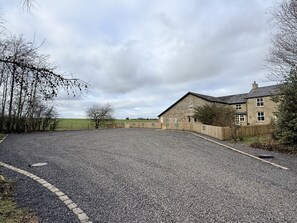 Cottage | Property grounds - The Farm House (Skipton)
