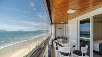 Basic Apartment | Outdoor dining