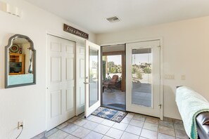 Interior - Mtn-View Casita w/ Rooftop Deck & Patio in Yuma! (Yuma)