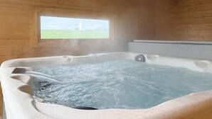 Indoor spa tub - The Barn (Skipton)