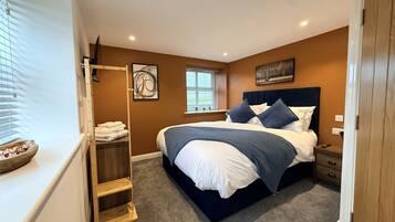 8 bedrooms, individually decorated, individually furnished, free WiFi