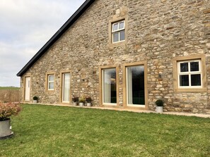 Exterior - The Barn (Skipton)
