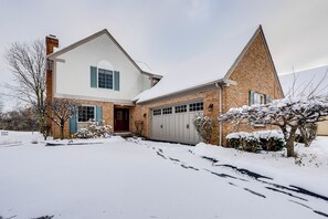 Exterior - 7 Mi to Dtwn Toledo: Spacious Family Home! (Perrysburg)