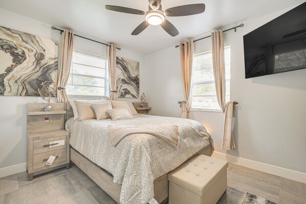 2 makuuhuonetta, työpöytä, silitysrauta/-lauta, internet