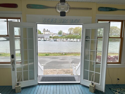 Waterfront home with Game Room, Kayaks, near beach