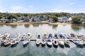 Marina - Waterfront home with Game Room, Kayaks, near beach (Wareham)