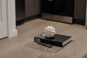 アパートメント クイーンベッド 1 台ソファーベッド付き 禁煙 冷房 | リビング エリア