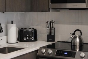 Apartment, 1 Queen Bed with Sofa bed, Non Smoking, Air conditioning | Private kitchen - Unit 2 Cozy One Bed in the heart of Dc (Washington)