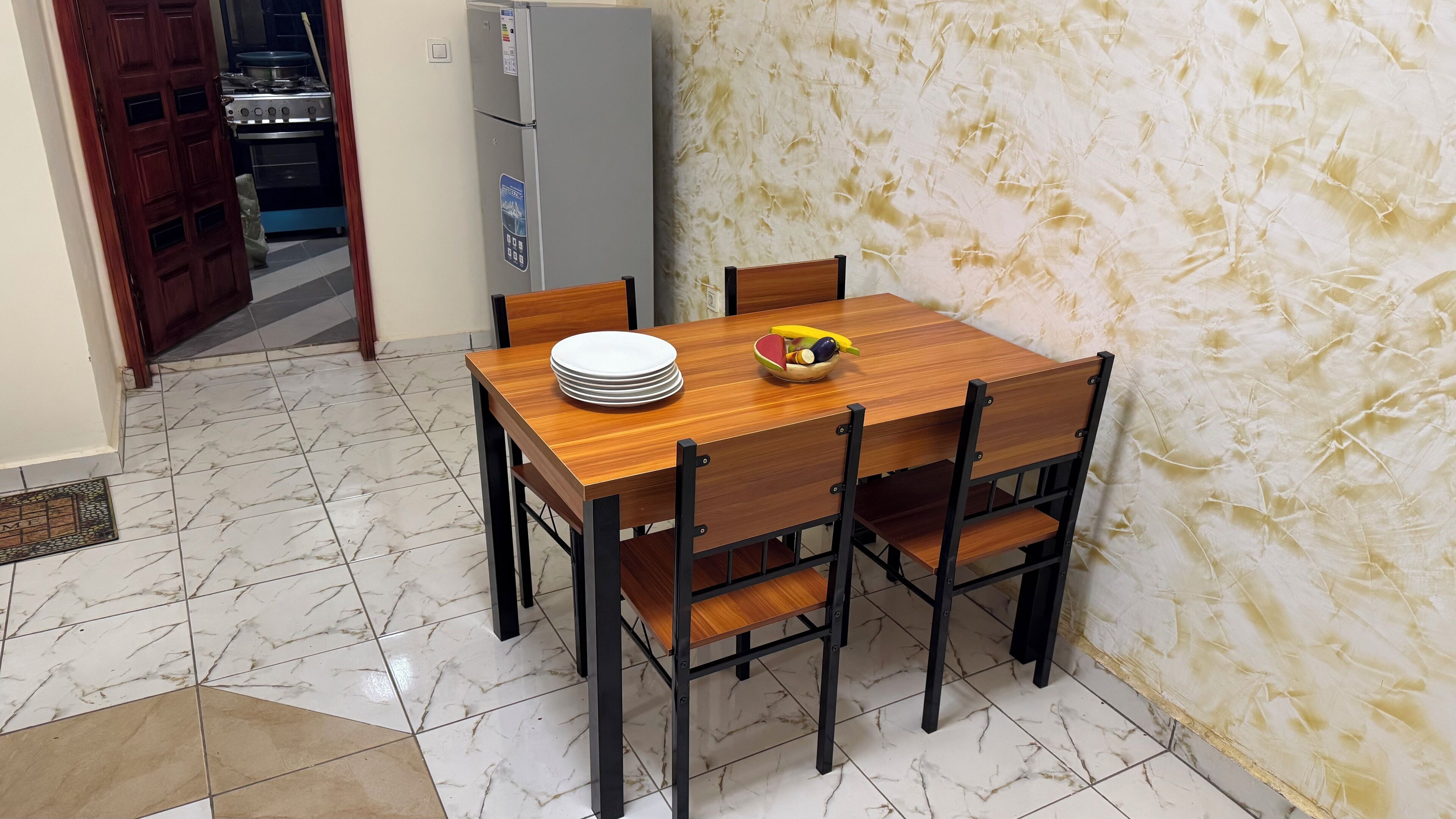 Apartamento Confort, balcón, vistas a la ciudad | Servicio de comidas en la habitación